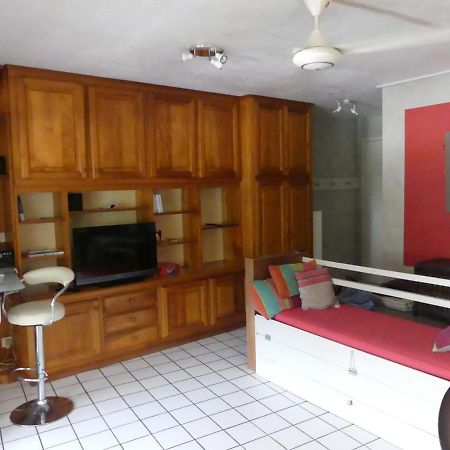 Un Pied-A-Terre Au Centre De Papeete Apartment ปาเปเอเต ภายนอก รูปภาพ